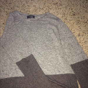 A long sleeve crew neck shirt